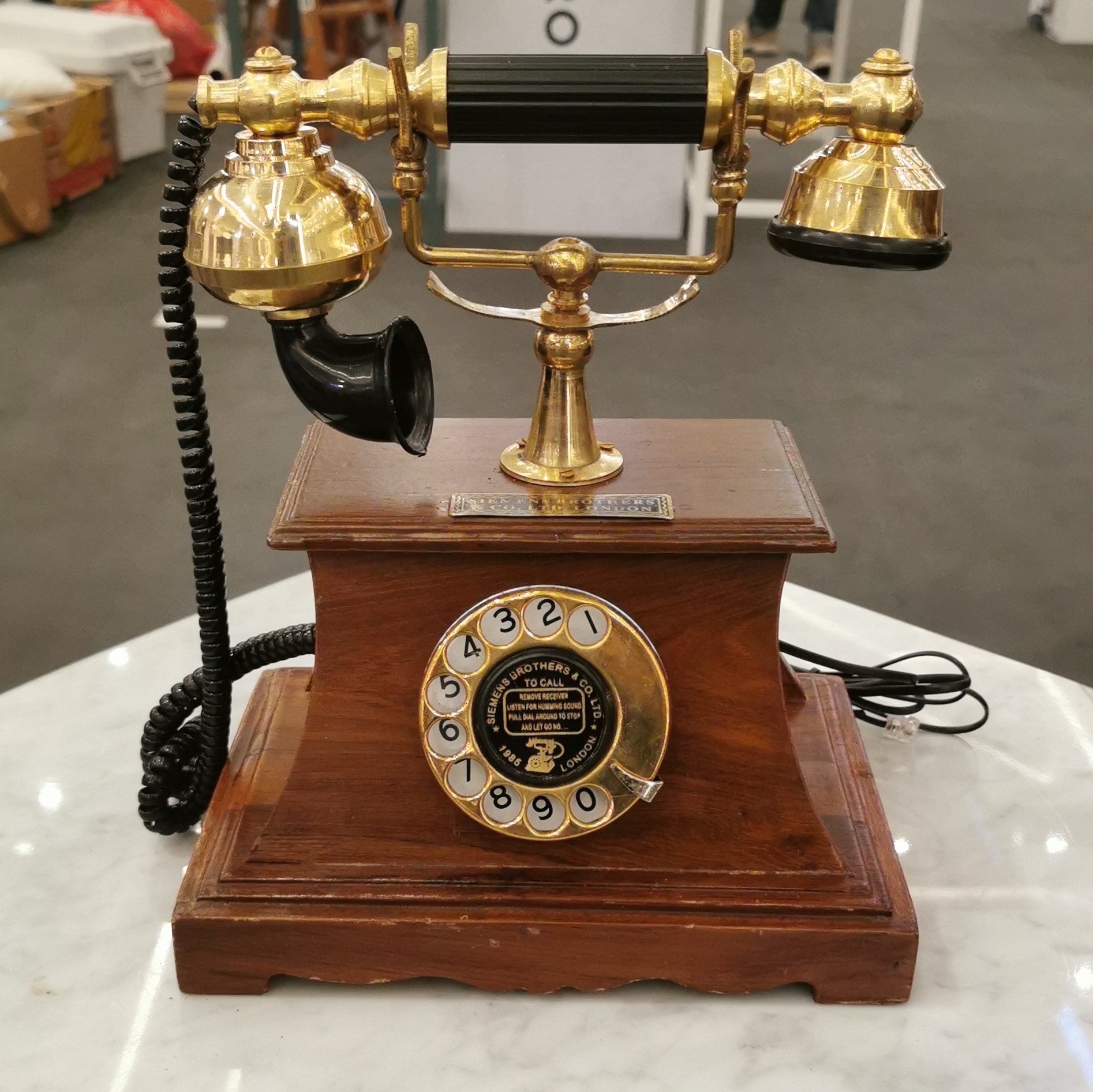 โทรศัพท์ตั้งโต๊ะ ทองเหลือง แบบโบราณ สไตล์วินเทจ สีโอ๊ค