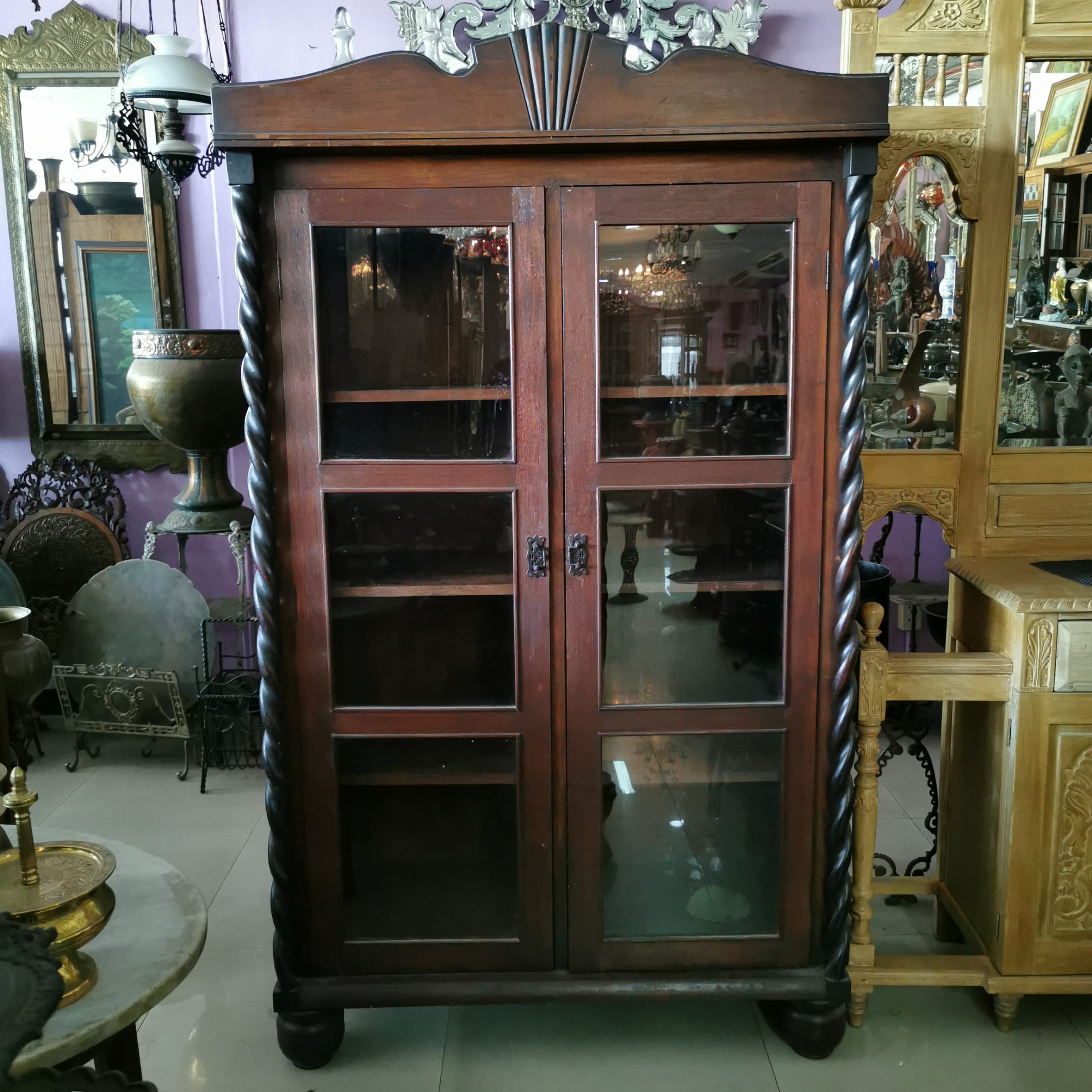 ⚜️ตู้โบราณ ตู้ไม้โบราณ ตู้โชว์ไม้โบราณ งดงาม คลาสสิค แต่งบ้าน แต่งร้าน ให้มีคุณค่า