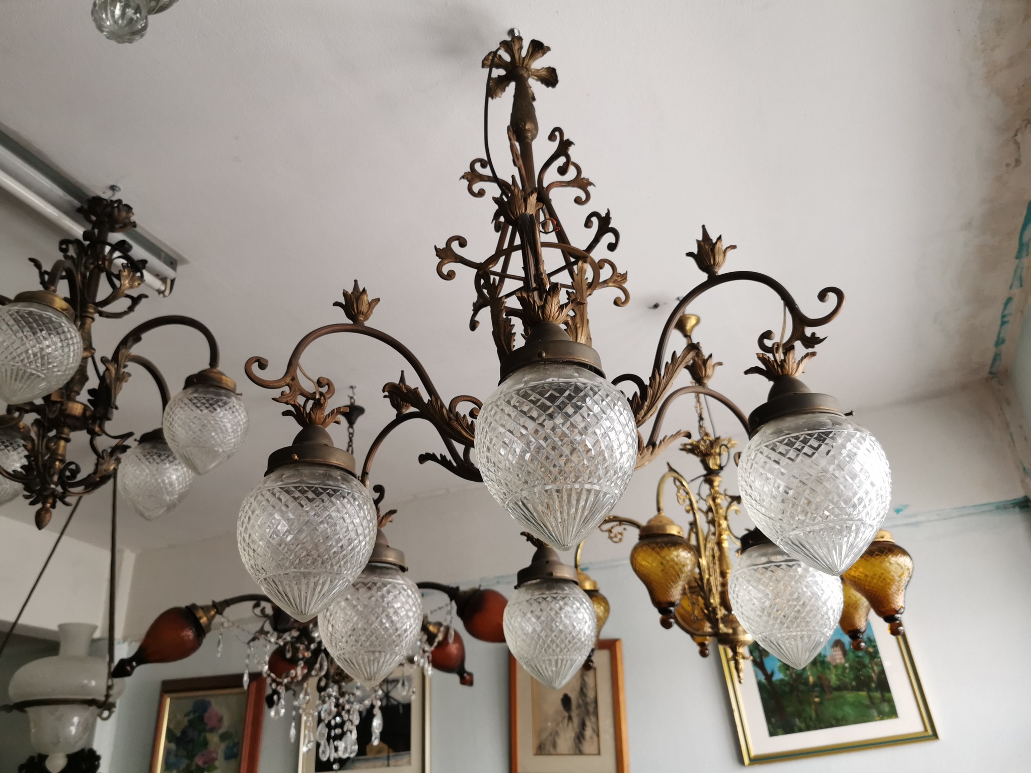 แชนเดอร์เลีย  โคมไฟระย้าแบบโบราณ  สุดคลาสสิค มีรสนิยม ระดับ แอนทีค