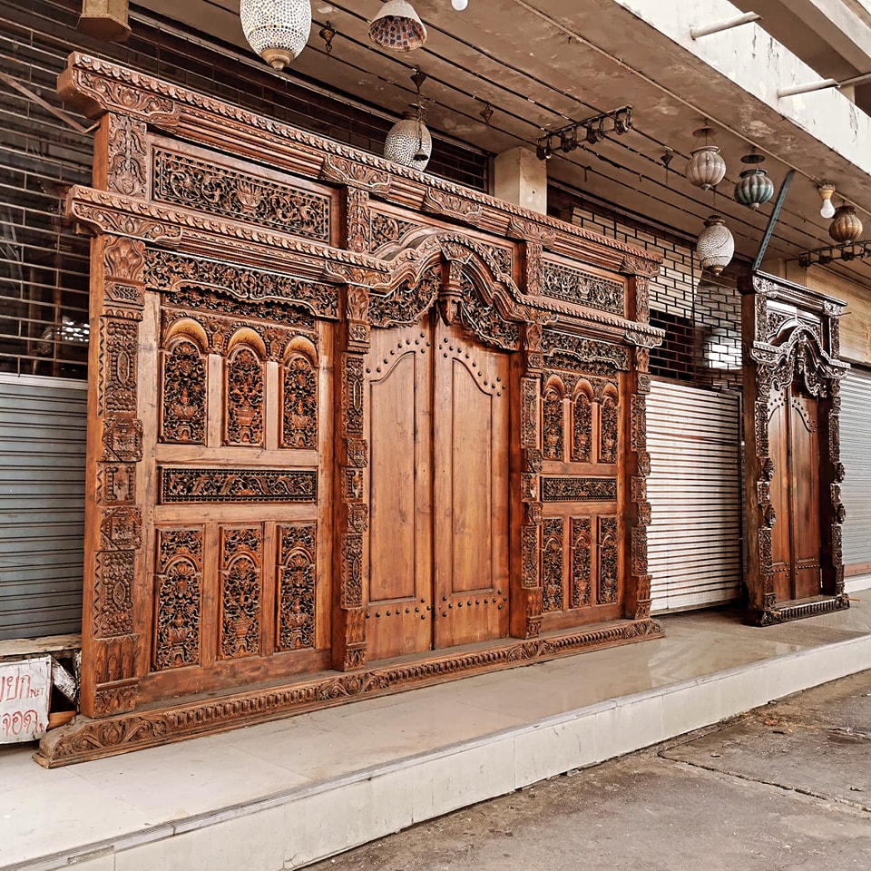 ซุ้มประตูไม้สักโบราณ ร้อยปี ประตูโบราณ ประตูไม้สักโบราณ สุดคลาสสิค แต่งบ้านแต่งร้านให้มีคุณค่า - Image 4