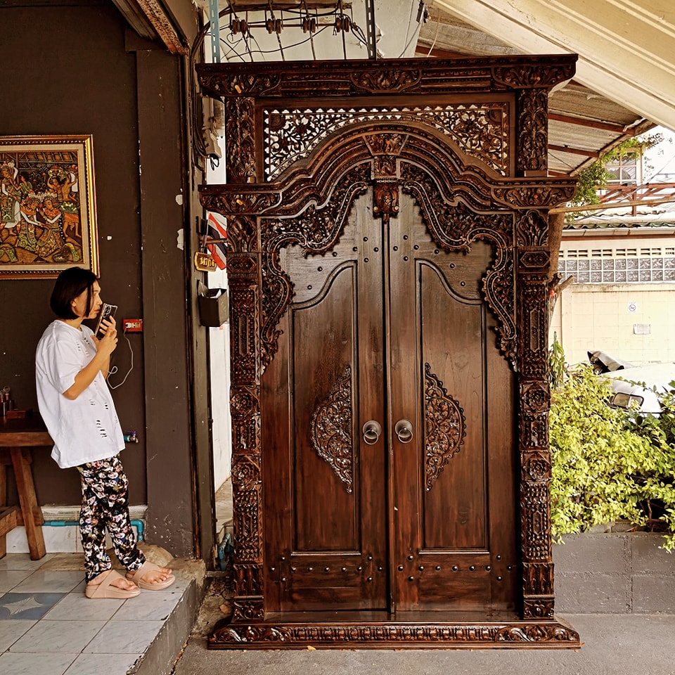 ซุ้มประตูไม้สักโบราณ ร้อยปี ประตูโบราณ ประตูไม้สักโบราณ สุดคลาสสิค แต่งบ้านแต่งร้านให้มีคุณค่า - Image 7